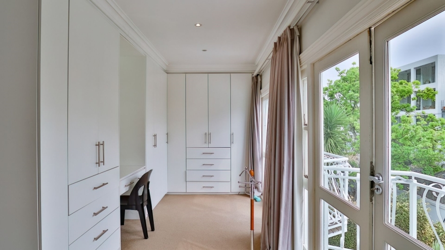 4 Bedroom Property for Sale in Fresnaye Western Cape